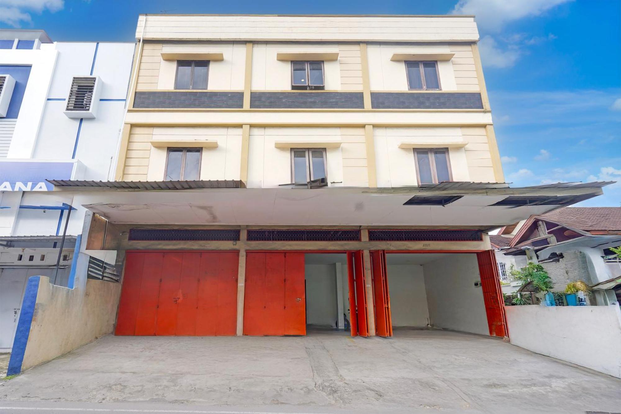 Hotel O Rappocini Near Rsia Paramount Macasar Exterior foto